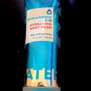 Hyaluronic acid body wash